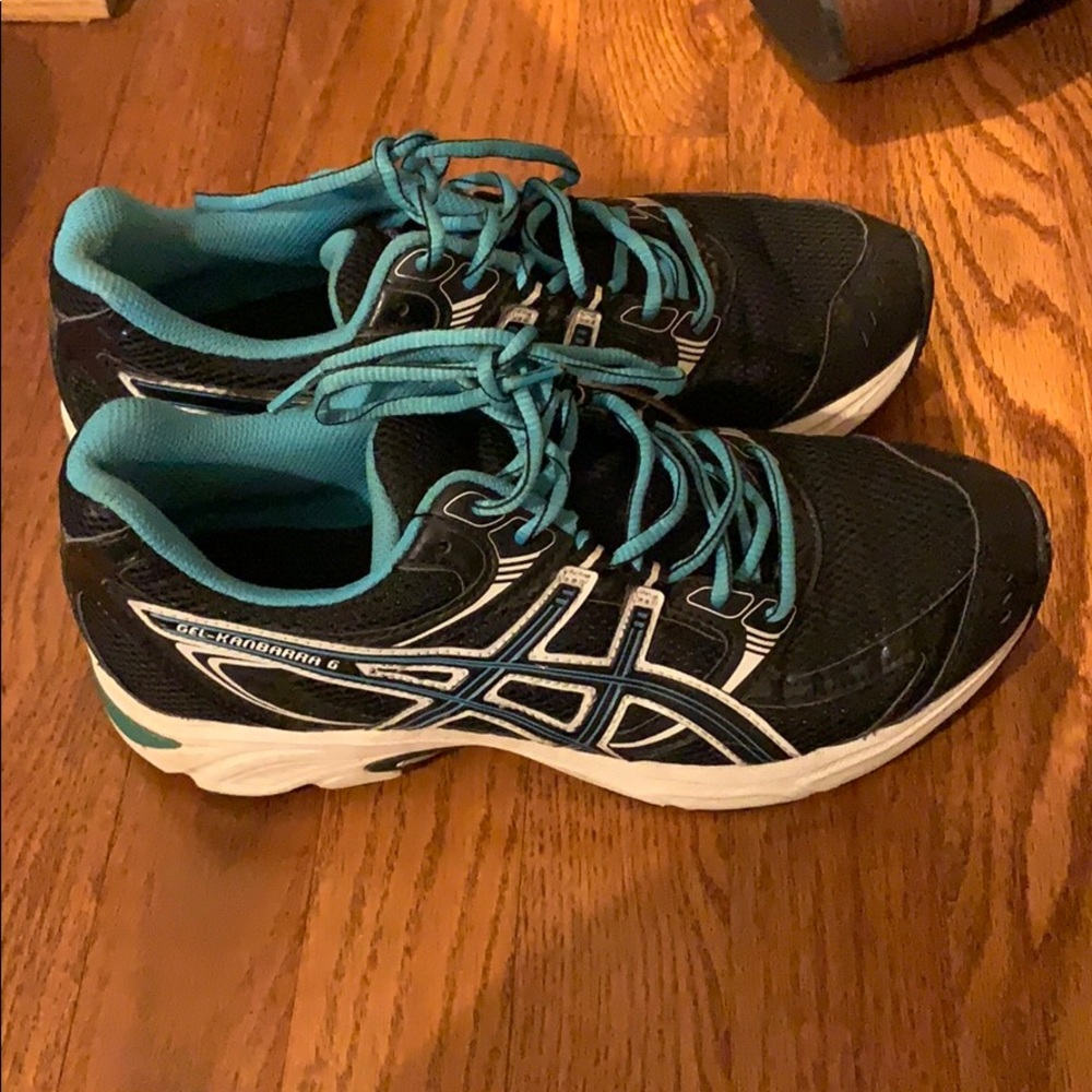Gently worn ASICS - Picture 2 of 4